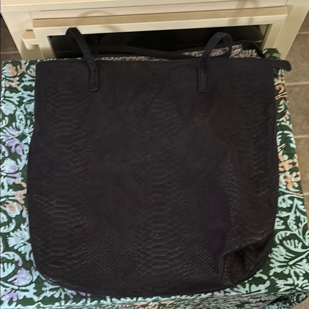 Elegant Black Tote Bag snake fabric by pink cosmo